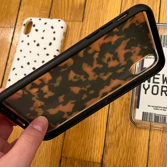 3 iPhone X/XS Cases & 3 Glass Screen Protectors - Picture 4 of 11